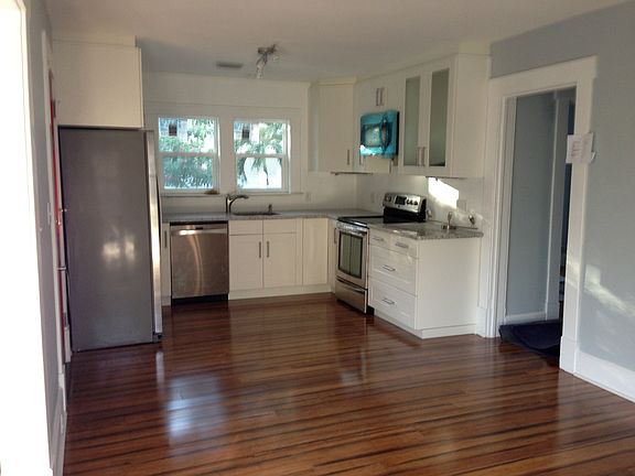 3rd image of 533 Delmar Ter S