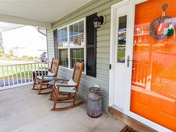 5th image of 51 Pin Oak Ct