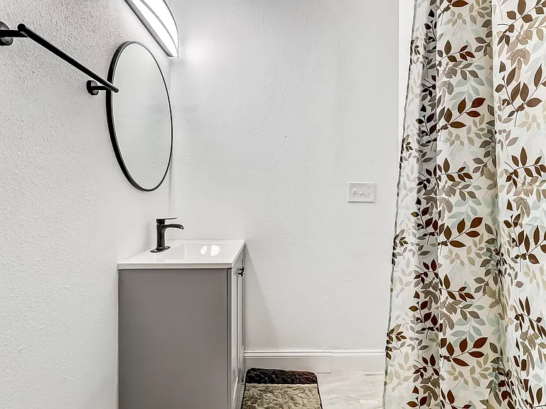 Greenhaven Dr — Photo 5