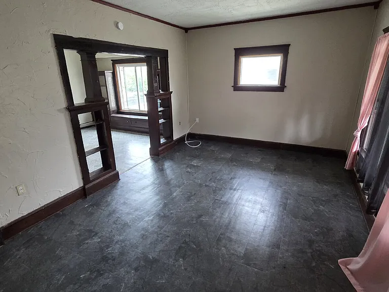 3431 W 91st St — Photo 2