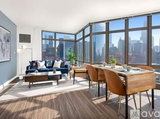 334 N Jefferson St, Chicago, IL 60661