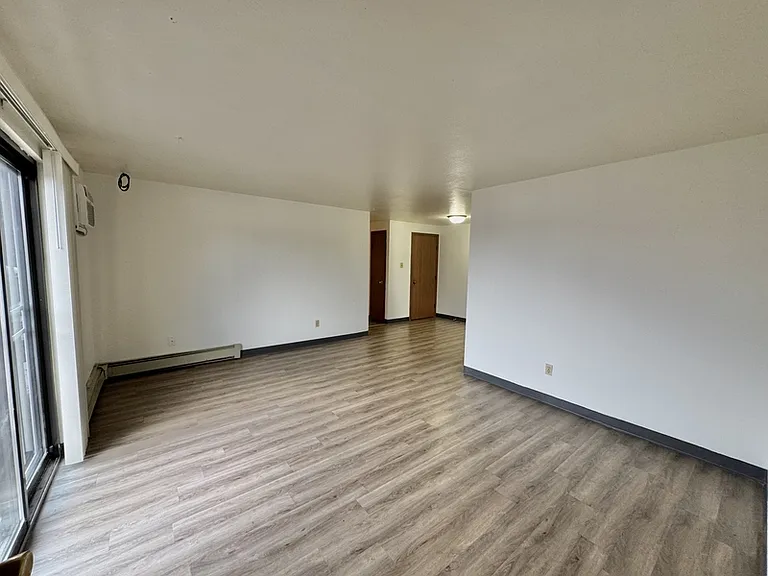 1721 Lenwood Ave #10 — Photo 3