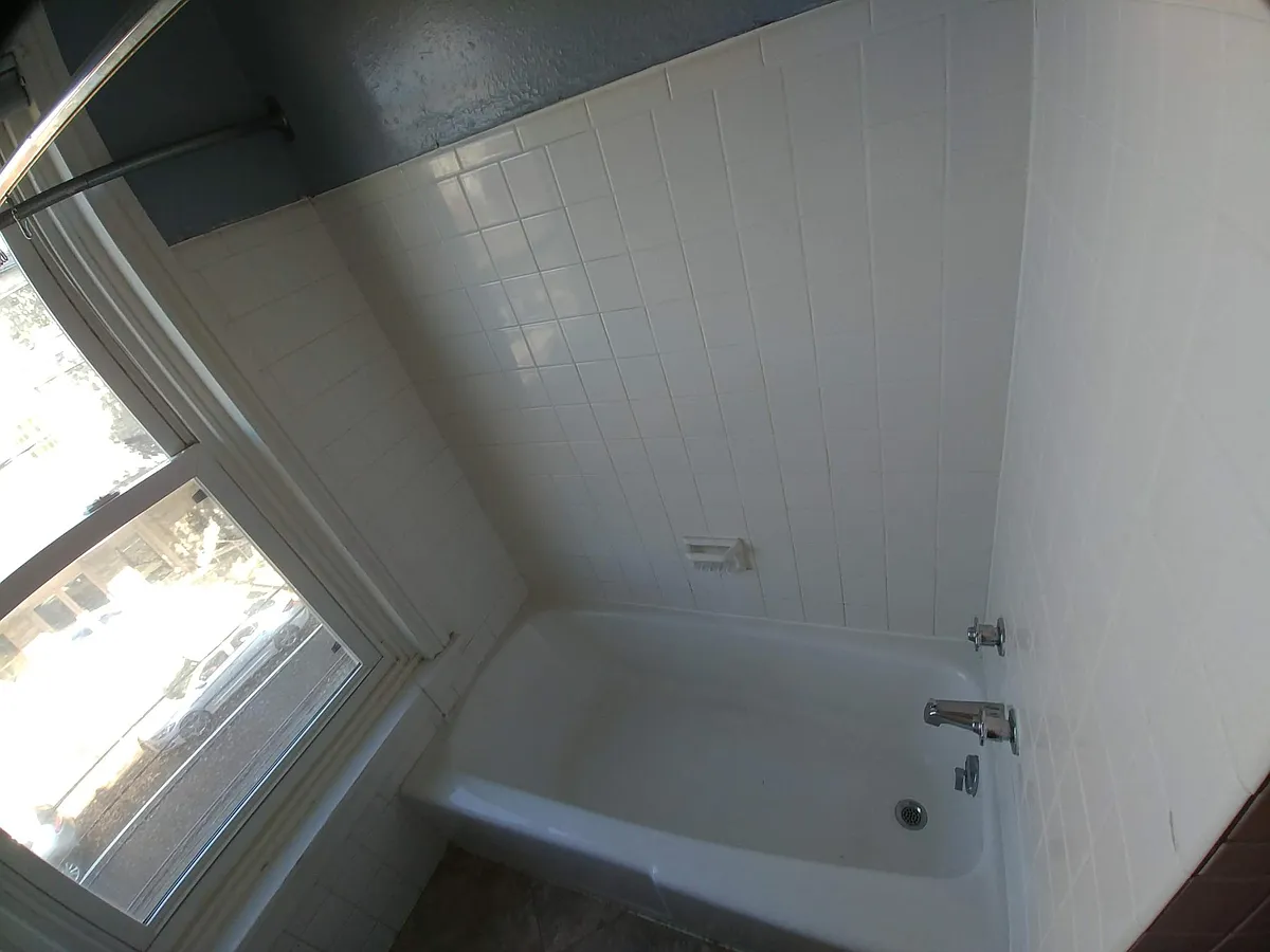 Building Photo - 36 E Walnut St #4