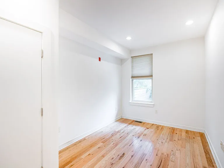 1642 N Marshall Street — Photo 6