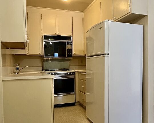 5th image of 11959 Nebraska Ave APT 210