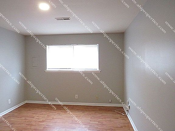 5th image of 907 Stevens Ct NE 4-unit 3