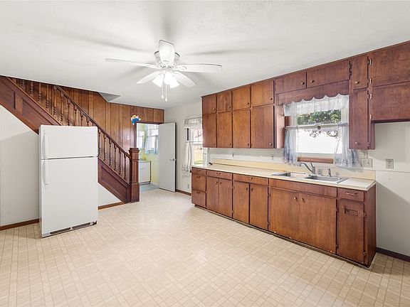 5th image of 413 Water St