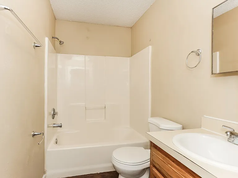 2409 McQuade St — Photo 15