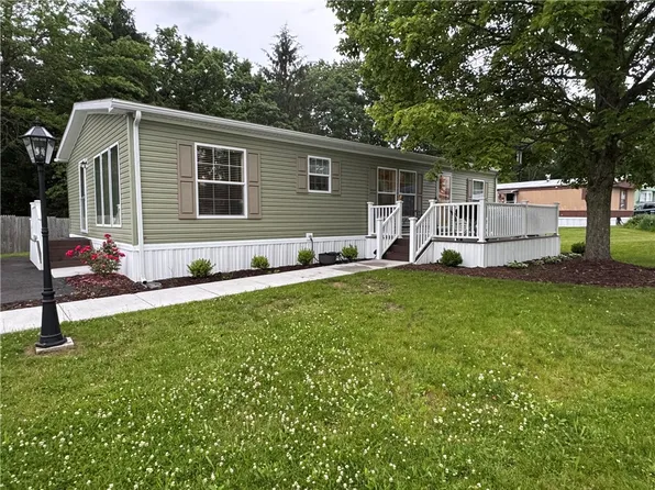 16 Concord Cir, Freedom, PA 15042