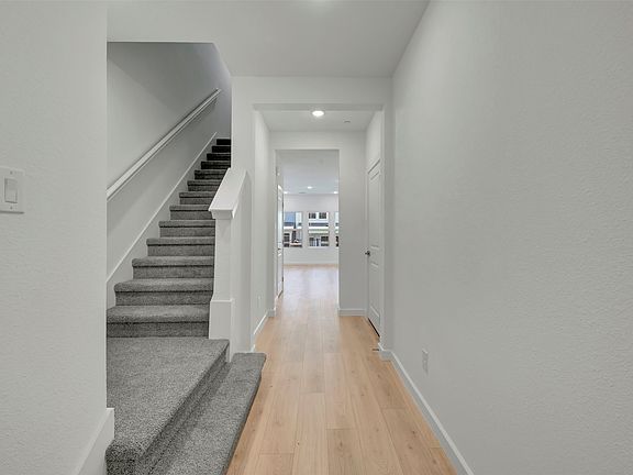 4th image of 9404 Mill St #B