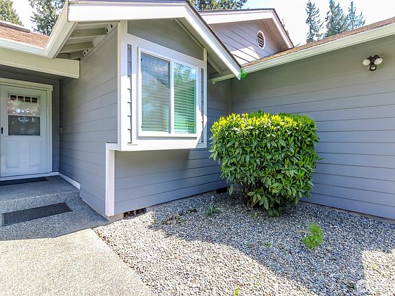 3rd image of 14817 105th Avenue Ct E