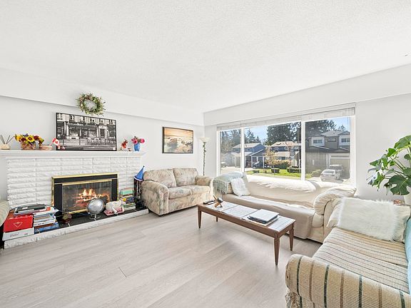 4th image of 11925 92a Ave