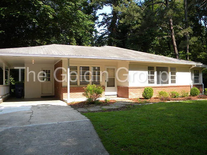 3212 Towerview Dr NE photo 1
