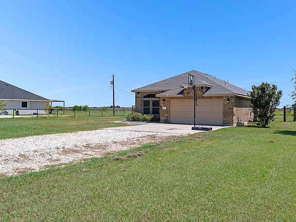 2nd image of 200 County Road 453 Rd