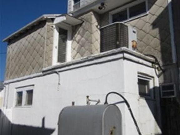 3rd image of 654 W Glenwood Ave