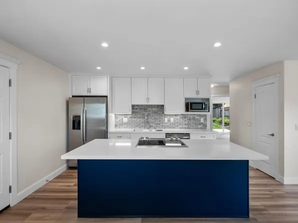 1061 Odell Ln, Santa Rosa, CA 95407