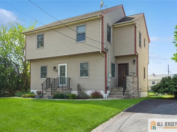 115 Woodrow Ave, Piscataway, NJ 08854