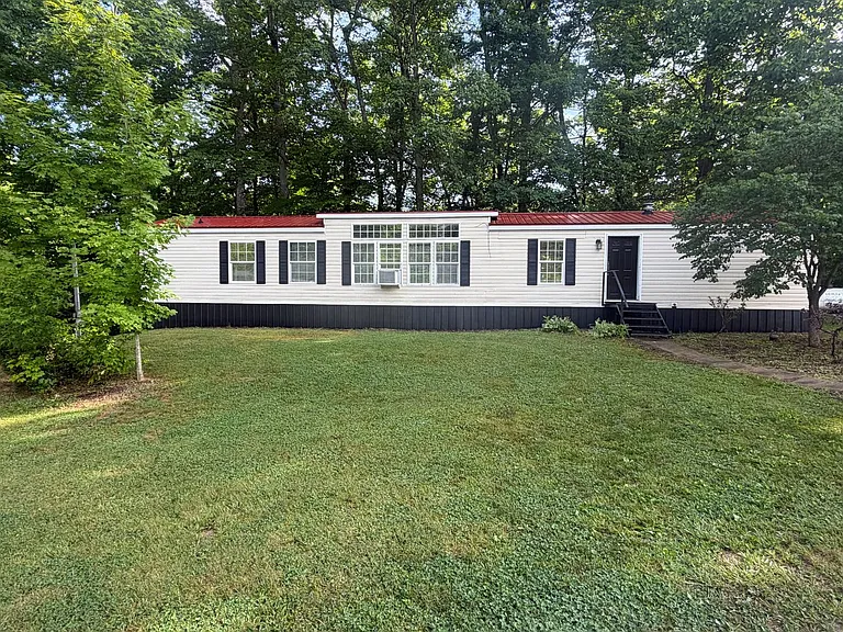 2476 Cunningham Rd — Photo 1