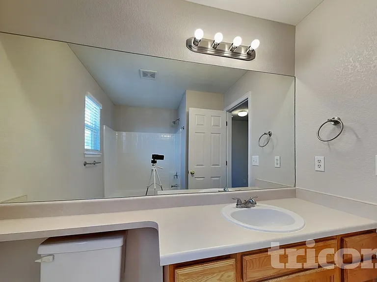 16565 Humboldt St — Photo 13