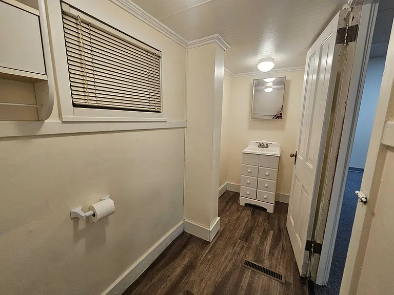 610 N Main St #1 — Photo 10