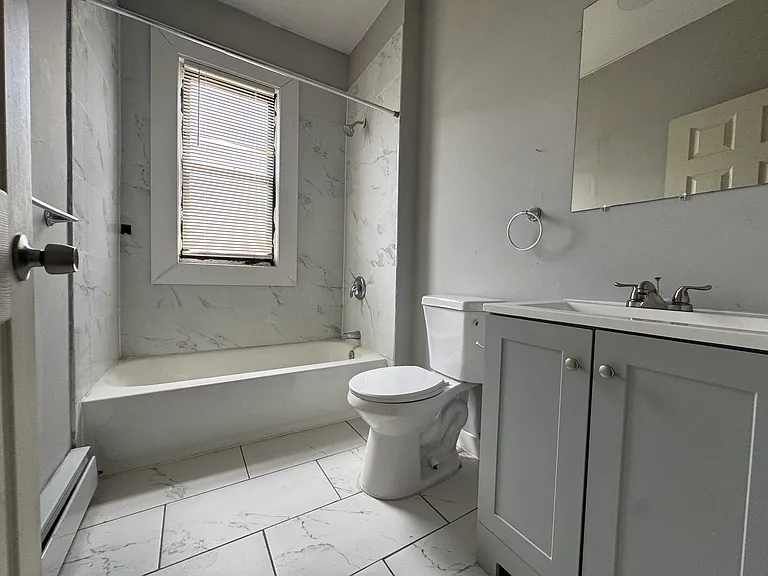719-725 Wethersfield Ave #3BS — Photo 9