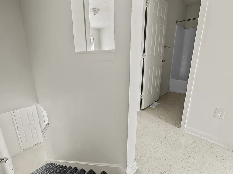 10439 Hillpark Dr — Photo 5