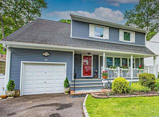 12 Locust Pl, Huntington Station, NY 11746
