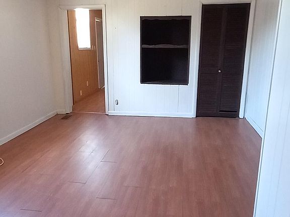 2nd image of 21 E Chandler Ave #B