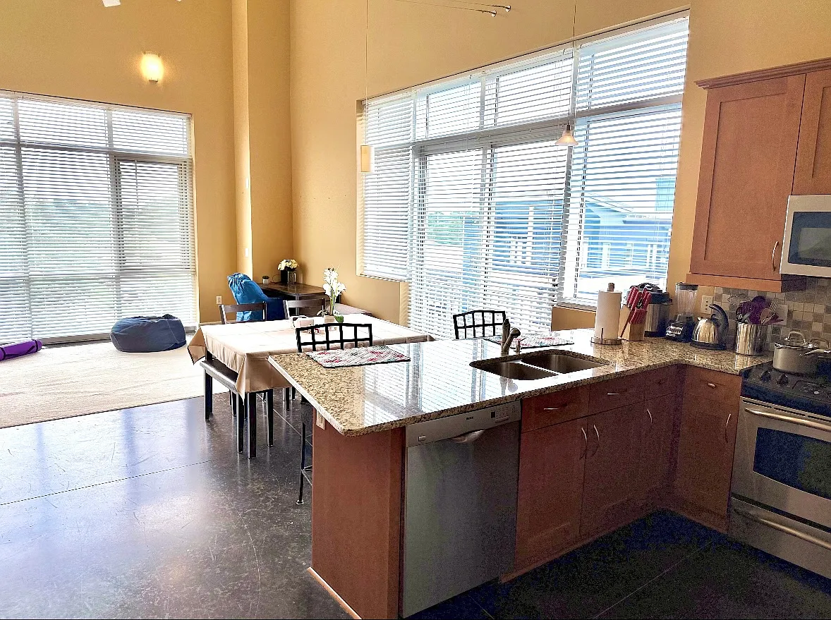 2608 Erwin Rd — Photo 2