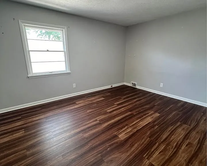 6104 W Pages Ln — Photo 8