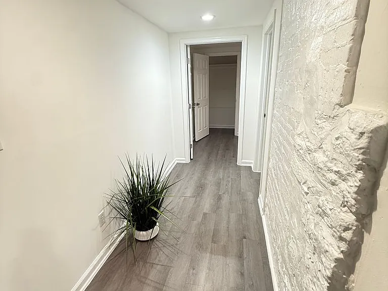 20 E Read St — Photo 12