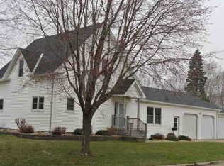 605 N 8th St, Osage, IA 50461