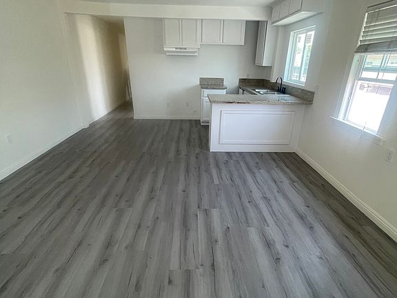 5th image of 6217 Carmelita Ave