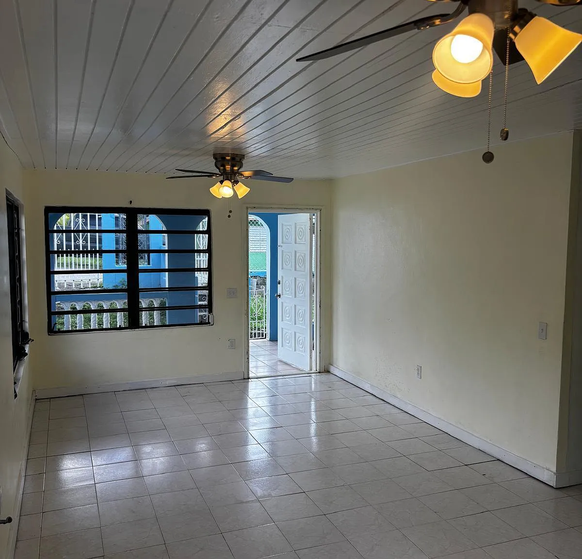 3 bed, $2,000 — Photo 3