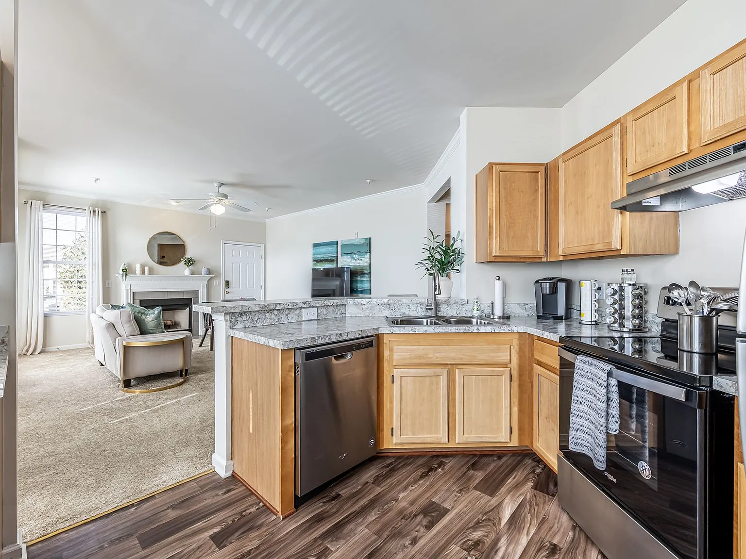 Carriage Hill Apartments — Photo 4