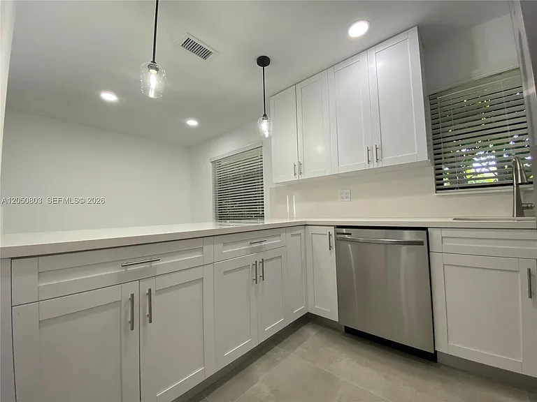 3626 SW 16th St #3626 — Photo 3