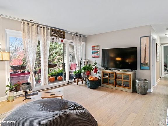 2nd image of 407 Franklin Ave APT 5A