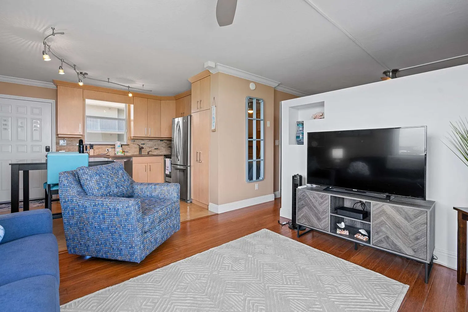 1 bed, 1.0 bath, 505 sqft, $3,172 — Photo 4
