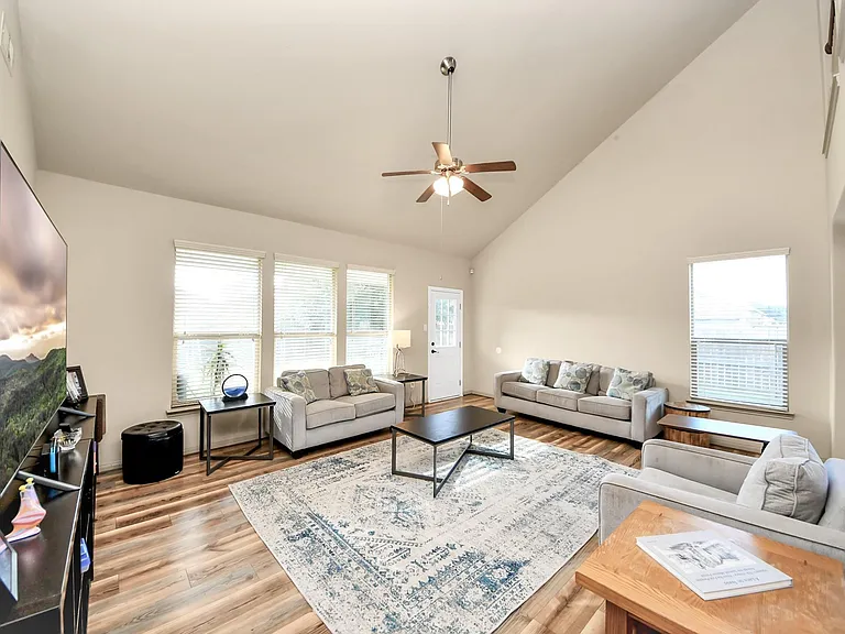 2602 Ash Haven Ln — Photo 6