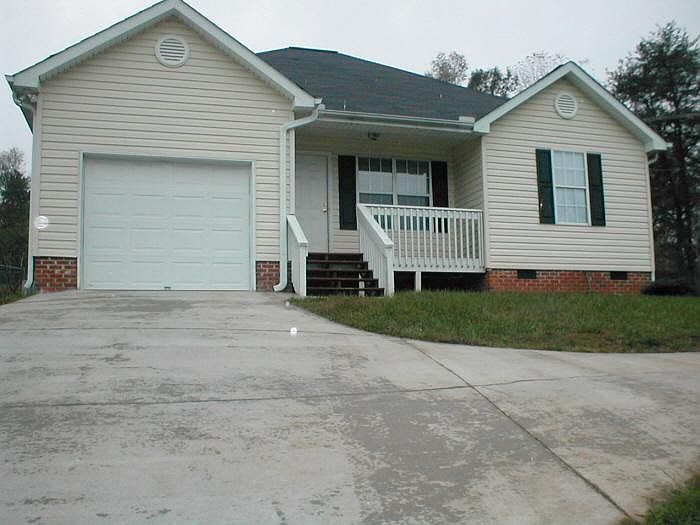 2nd image of 700 Tanner Rd