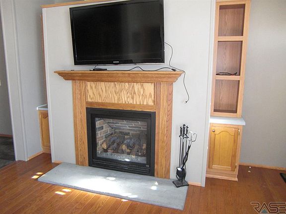 5th image of 298 W Lake Dr