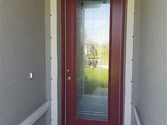 3rd image of 805 NW 37th Pl