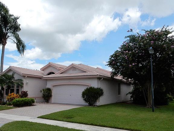 2nd image of 6656 Lucaya Ave