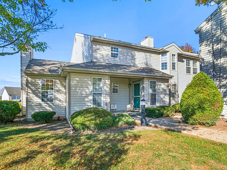 1st image of 405 Huntington Ct #0