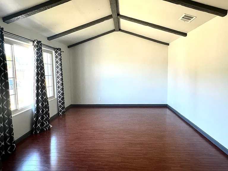 36320 La Salle Dr — Photo 4