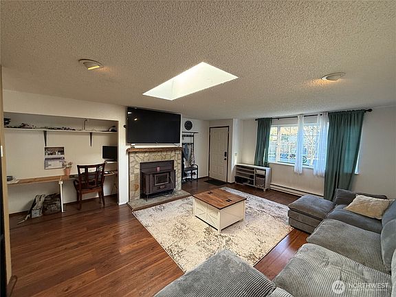 3rd image of 1345 Rockcress Drive SE