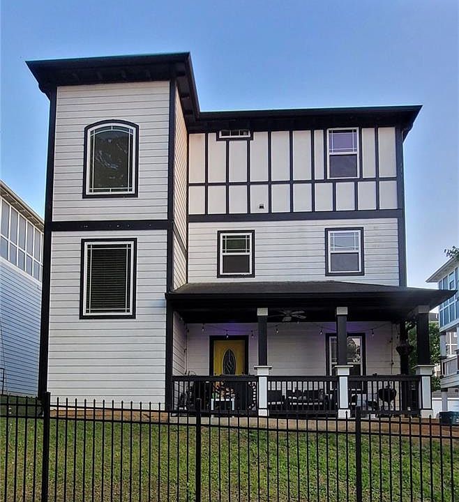 1st image of 689 McWilliams Rd SE