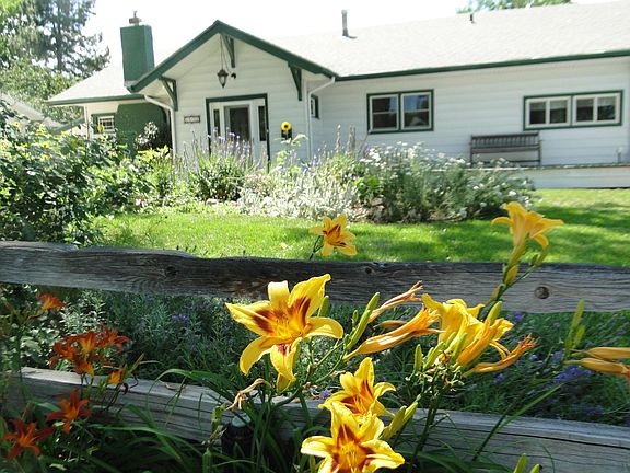 Spacious 3400 sq foot house sits on private corner lot