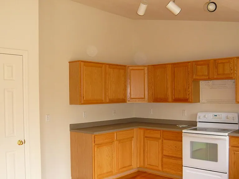 5859 Canyon Way — Photo 4