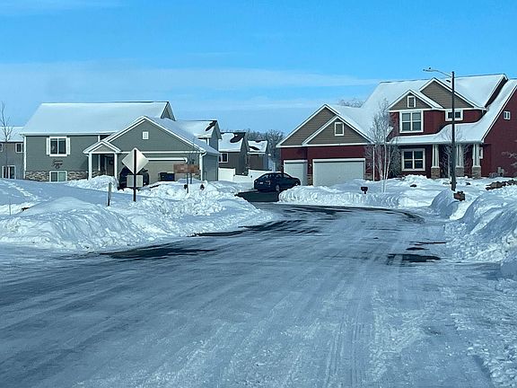 4th image of 315 3rd Ave NE